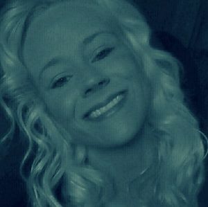 Meet your Posher, Caroline